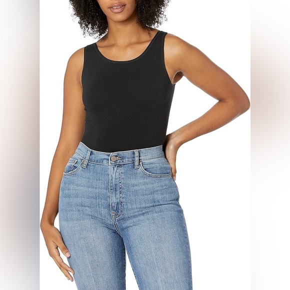 Yummie
Scoop Neck Full Back Bodysuit - Picture 1 of 9